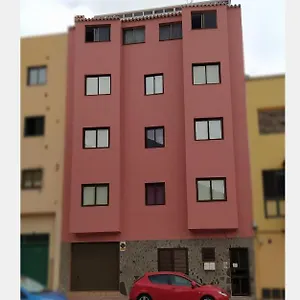 La 4 Apartment